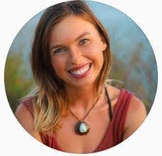 Lisa Bickert's Instagram, Twitter & Facebook