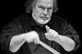 Gustav Kuhn Interview with Bruce Duffie . . . . . . . . .