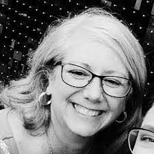 Deidre Giles's Instagram, Twitter & Facebook