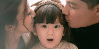 5 Potret Terbaru Vechia Anak Franda dan Samuel Zylgwyn, Makin Cantik dan  Menggemaskan