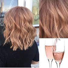 Voir plus d'idées sur le thème cheveux, couleur cheveux c'est la technique de reflets qu'utilisent les coloristes pour qu'une coloration ait l'air plus naturelle et pour que la repousse des cheveux se voie moins au. Pink Champagne Hair La Nouvelle Coloration Tendance De L Ete Champagne Hair Champagne Blonde Hair Hair Styles