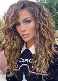 After testing out a few signature j.lo styles (i.e. Jennifer Lopez Natural Curly Hair The Products J Lo S Hair Stylist Uses For Curls Beauty Crew
