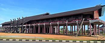Rumah adat kalimantan barat adalah rumah radakng. 3 Jenis Rumah Adat Kalimantan Barat Dan Karakteristiknya