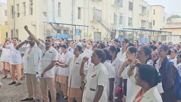 विविध प्रलंबित मागण्यांसाठी राज्यभरात परिचारिकांचे दोन तासांचे कामबंद आंदोलन; दुर्लक्ष केल्यास बेमुदत आंदोलनाचा इशारा