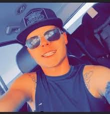 Shanna Hill's Instagram, Twitter & Facebook