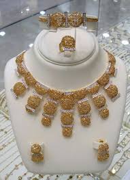 Jewellery Designs And Collections From Saudi Arabia Pure Gold Jewellery Online Gold Jewellery Gold Jewellery Design