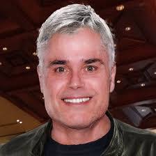 Dave Mesh's Instagram, Twitter & Facebook