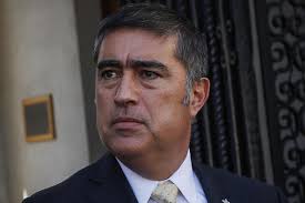 Mario desbordes apoyando a jonathan rojas, un joven deportista sordo, discriminado por universidades por su sordera. Rn Busca Piso Politico Para Realizar Un Perdonazo Al Cae El Mostrador