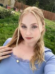 Dinosaur Print Cookies....how cute is this?!! RECIPE HERE >  http://pagingfunmums.com/2016/09/06/dinosaur-footprint-cookies/