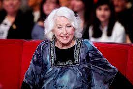 At the start of her acting career, she chose to give up her name, preferring that of simonot in homage to a man who played an important role in her life. Disparition A 100 Ans De Danielle Darrieux