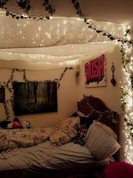 25 Methods To Use Fairy Lights And Make Your Bed Room Look Magical Aesthetic Bedroom Aesthetic Rooms Aesthetic Room Decor