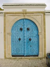 Porte Cloutee Par Zitouni Bouben Sur L Internaute Portes Portes Anciennes Tunisie