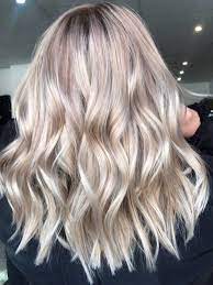 As long as you keep in mind which blonde shade you prefer and take care when applying your dye, you'll surely be able to obtain the blonde hair of your dreams. Champagne Bronde Blends Summer And Fall Hair Color Trends Fall Hair Color Trends Champagne Hair Champagne Hair Color