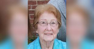 Kathy Bilyeu's Instagram, Twitter & Facebook