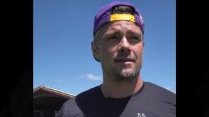 Josh Duhamel shouts out KFAN's Chris Hawkey