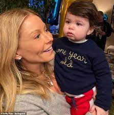 Kelly Ripa Shares Charming Throwbacks With Andy Cohen S Son Ben As Toddler Turns Two Years Old Daily Mail Online