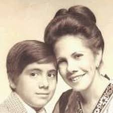 Se nos informa, que en la madrugada de hoy, miércoles 6 de febrero,  falleció Doña Xenia Espino, (q.d.D.g.) madre del ex Presidente de la  República, Martín Torrijos Espino. Más adelante comunicaremos los