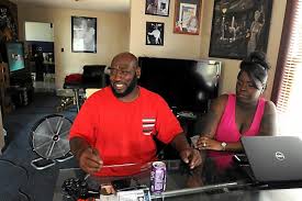 St. Paul man with pit bulls was drug-dealing gang member, informant told  police