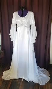 Beige brautkleid brautkleid weiß mittelalter hochzeitskleid kleider weißes kleid mode. 47 Elben Brautkleider Ideen In 2021 Braut Kleider Elbenkleid