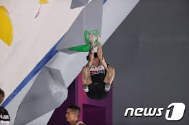 Jun 11, 2021 · 대한산악연맹에서는 스포츠클라이밍이 정식 종목으로 채택되고 천종원, 사솔, 김자인 선수가 금·은·동메달을 획득한 2018년 자카르타·팔렘방 아시안게임 이후 동호인들의 관심이 지속적으로 증가한 것으로 보고 있다. E4tnpqfjzx2d3m