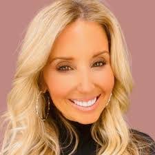 Monique Pearson's Instagram, Twitter & Facebook