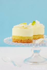 Entremets Mangue Coco Et Fruit De La Passion Pour La Fete Des Meres Un Dejeuner De Soleil Gateaux Et Desserts Dessert Mangue Fruit De La Passion