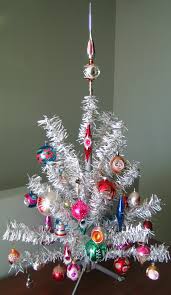 A brief history of christmas tree lighting the first time you go to buy a set of lights for your christmas tree, you may encounter a bewildering array of choices. Aluminum Christmas Tree Wikipedia