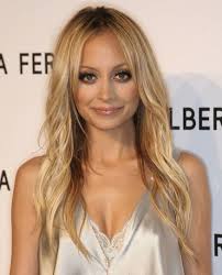 Light Blonde Hair Olive Skin Google Search Nicole Richie Hair Long Thin Hair Olive Skin Blonde Hair
