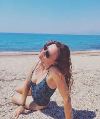 Οχιά που θέλει να μας φάει. Aggelikh Lamprh Pozarei Me Magio Kai Entypwsiazei Me To Kormi Ths