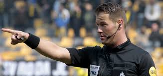 Scheidsrechter danny makkelie overtreedt misschien de regels van de knvb. Makkelie Scheidsrechter In Arnhem Tilbo