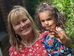 Elisa Wilson's Instagram, Twitter & Facebook