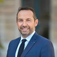 Alexis Jolly (@alexisjollyrn)