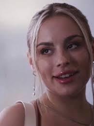 Anna Cloud's Instagram, Twitter & Facebook