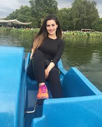 rawan bin hussain روان بن حسين on instagram البحر لو يبعدك عني لسوي القلب عب اره a day in the pa gorgeous girls beautiful blonde girl beautiful girl photo