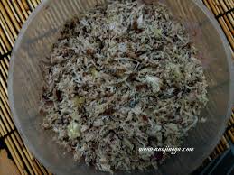 Solok lada ialah cili muda yang disumbat dengan isi ikan dan juga kelapa. Cara Buat Solok Lada