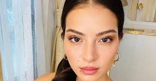 Hollanda'nın haarlem kentinde doğan pamuk, 14 yaşında modelliğe başladı. Oyuncu Melisa Asli Pamuk Evlilik Oncesi Bicak Altina Yatti Iste Estetikli Guzeller Kervanina Katilan Melisa Asli Pamuk Un Degisimi Magazin Haberleri