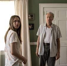 The mule's message is deeply personal, and therefore is the more emotionally impactful of the two films. Filmstart Und Trailer Clint Eastwood In The Mule Als Drogenkurier Welt