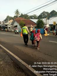 Demikian tentang cara mudah menentukan akar pangkat 3 suatu bilangan kubik dengan faktorisasi prima dari pohon faktor. Berita Utama Laman 576