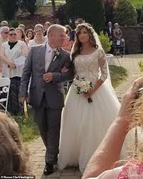 Bringing Up Bates Star Carlin Bates 21 Marries Evan Stewart 24 Carlin Bates Hollywood Wedding Wedding Dresses