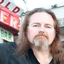 Six-Guns Straight from Hell: Tales of Horror & Dark Fantasy from the Weird  Weird West : Riley, David B., Givens, Laura: Amazon.com.au: Books