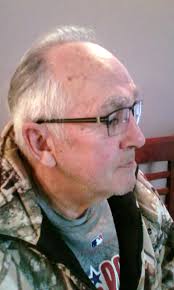 Introducing the newly launched Men's eyewear range from Jimmy Choo.  Featuring CARL, the black frame aviators edged in fine gold, ready to  fast-forward your look into the new season. Explore the new