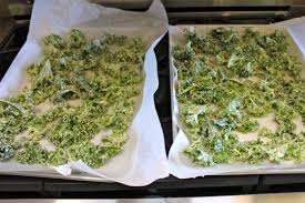 Easy Oven Baked Kale Chips Using Coconut Oil Vegan Gf Recipe Kale Chips Creamed Onions Sour Cream And Onion