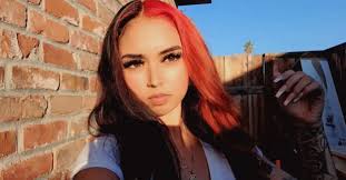 Kinnaras first time signing in front of people. Remember me from Disney  Coco ✨️