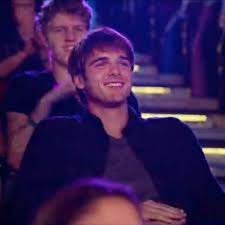It definitely delivers on the title's promise: Noah Flynn The Kissing Booth 2 Icon Kissing Booth Noah Flynn Cute Celebrity Guys