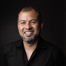 Weather Project" de Olafur Eliasson ¿Un sol artificial dentro de un museo?  Sí. En 2003, Olafur Eliasson convirtió la Sala de Turbinas de la Tate  Modern en una experiencia inmersiva que cuestiona