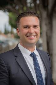 Aaron Grate's Instagram, Twitter & Facebook