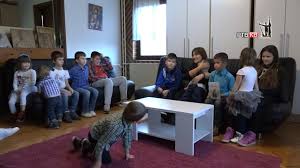 Ništa novo i neobično da ova mlada žena nije rodila čak jedanaestoro dece. Samohrana Majka Jedanaestoro Dece Rtv Kraljevo