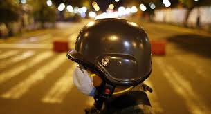 El toque de queda comenzará a las 23:00 horas desde este viernes y en todo el país, mientras que las comunas de punta arenas, penco, ovalle este viernes comenzarán a regir los cambios tomados por el ministerio de salud respecto del toque de queda y el estado de ciertas comunas, las que no. Peru Toque De Queda Cambiara A Partir De Las 00 00 Hasta Las 04 00 Horas