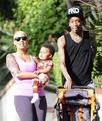 Amber Rose Photos Photos Wiz Khalifa And Amber Rose Take A Walk The Wiz Wiz Khalifa Famous Couples