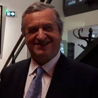 Escritor italiano que ha incursionado en la filiología románica, ha sido profesor de prestigiosas universidades europeas además de haber editado varias obras literarias y tener una bibliografía bastante extensa. Francesco Zambon University Of Trento Academia Edu